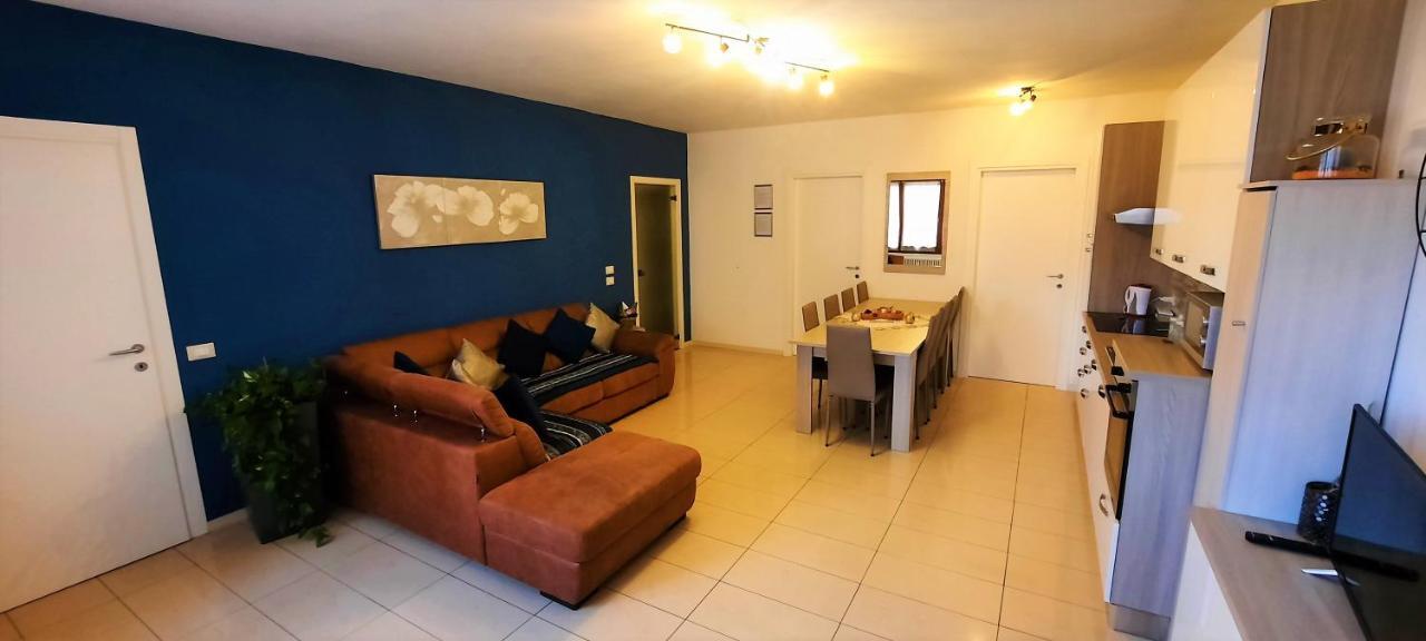 Apartamento Lucini Ai Portici Tirano Exterior foto